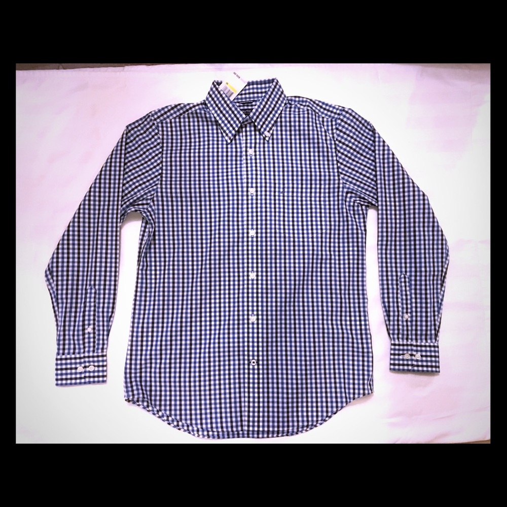 Nautica men’s dress shirt new with tags.